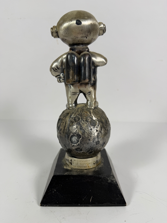 Rare Vintage NASA Apollo Program 'Zero Defects' Apolloneer Award Statuette Astronaut Trophy Manufactured by General Electric (GE) Between 1965 and 1969 with 'Mississippi Test Support Department' Engraved on Back 8.5H [Photo 5]