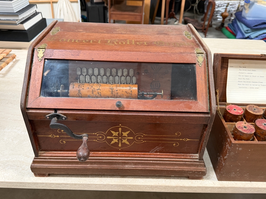 Working Antique Autophone Co Concert Roller Organ Hand Crank Cylinder Mechanical Music Box With Cased Wooden Cobs Set - Total of 10 Music Rolls 17W X 15D X 13H [Photo 2]