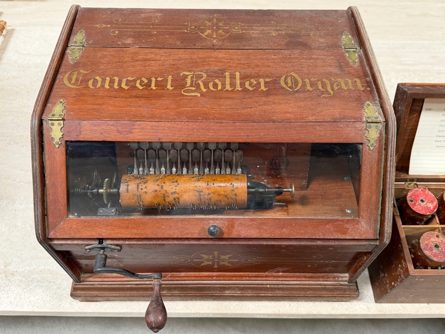 Working Antique Autophone Co Concert Roller Organ Hand Crank Cylinder Mechanical Music Box With Cased Wooden Cobs Set - Total of 10 Music Rolls 17W X 15D X 13H [Photo 3]