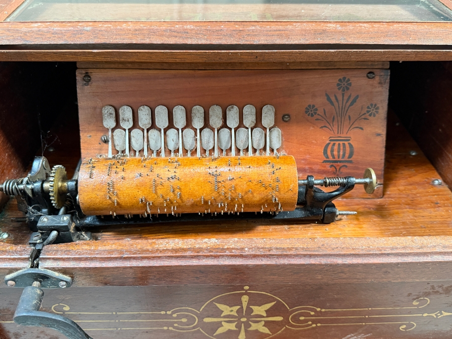 Working Antique Autophone Co Concert Roller Organ Hand Crank Cylinder Mechanical Music Box With Cased Wooden Cobs Set - Total of 10 Music Rolls 17W X 15D X 13H [Photo 5]