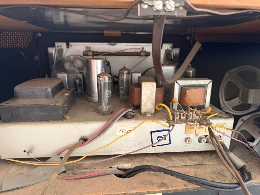 Mid Century Modern Walnut Tube Amplifier AM FM Radio Receiver Stereo Console On Tapered Legs - Needs Servicing 48W X 16D X 29.5H [Photo 7]