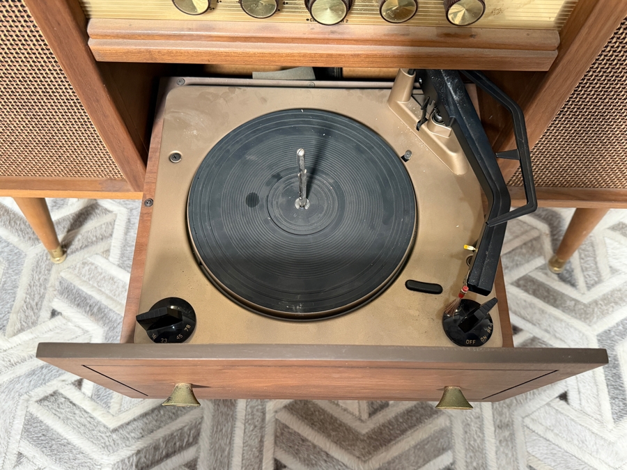 Mid Century Modern Walnut Tube Amplifier AM FM Radio Receiver Stereo Console On Tapered Legs - Needs Servicing 48W X 16D X 29.5H [Photo 4]