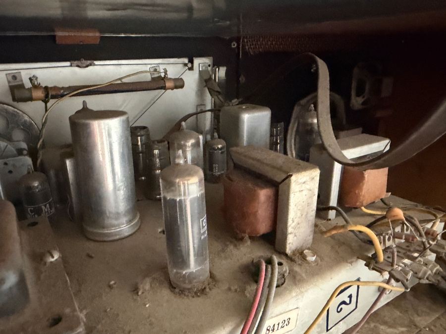 Mid Century Modern Walnut Tube Amplifier AM FM Radio Receiver Stereo Console On Tapered Legs - Needs Servicing 48W X 16D X 29.5H [Photo 8]