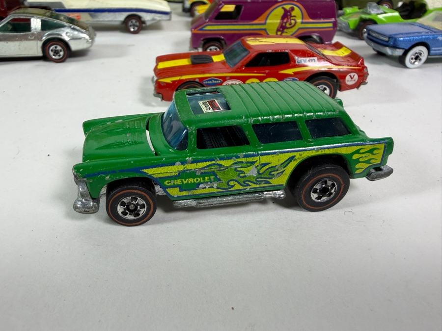 Just Added - Vintage Mattel Hot Wheels Redlines Cars Early Collection with Original 1969 Vinyl Collector's Race Case Storage Box - See Photos [Photo 15]