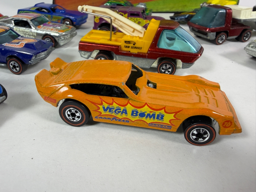 Just Added - Vintage Mattel Hot Wheels Redlines Cars Early Collection with Original 1969 Vinyl Collector's Race Case Storage Box - See Photos [Photo 17]
