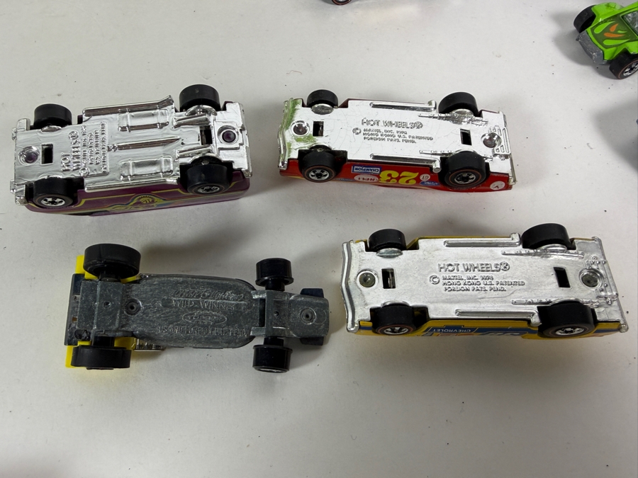 Just Added - Vintage Mattel Hot Wheels Redlines Cars Early Collection with Original 1969 Vinyl Collector's Race Case Storage Box - See Photos [Photo 33]
