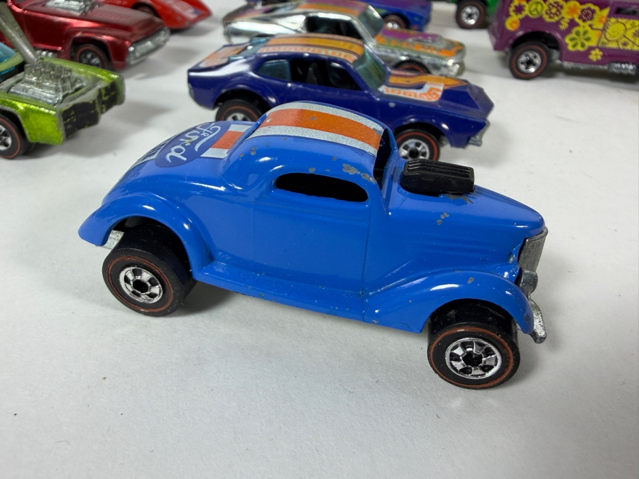 Just Added - Vintage Mattel Hot Wheels Redlines Cars Early Collection with Original 1969 Vinyl Collector's Race Case Storage Box - See Photos [Photo 21]