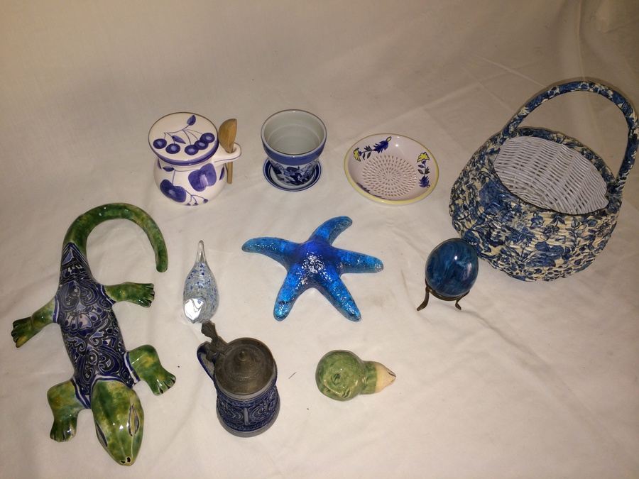 Blue, White & Green Lot [Photo 1]