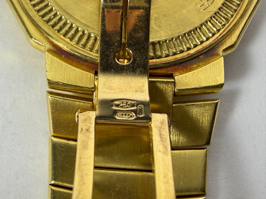 18K Solid Yellow Gold Men's Baume & Mercier Riviera Ref 87012 9 34mm Watch White Roman Numeral Dial Quartz Movement With Box 97.6g Estimate $9,500 to $12,500 [Photo 11]