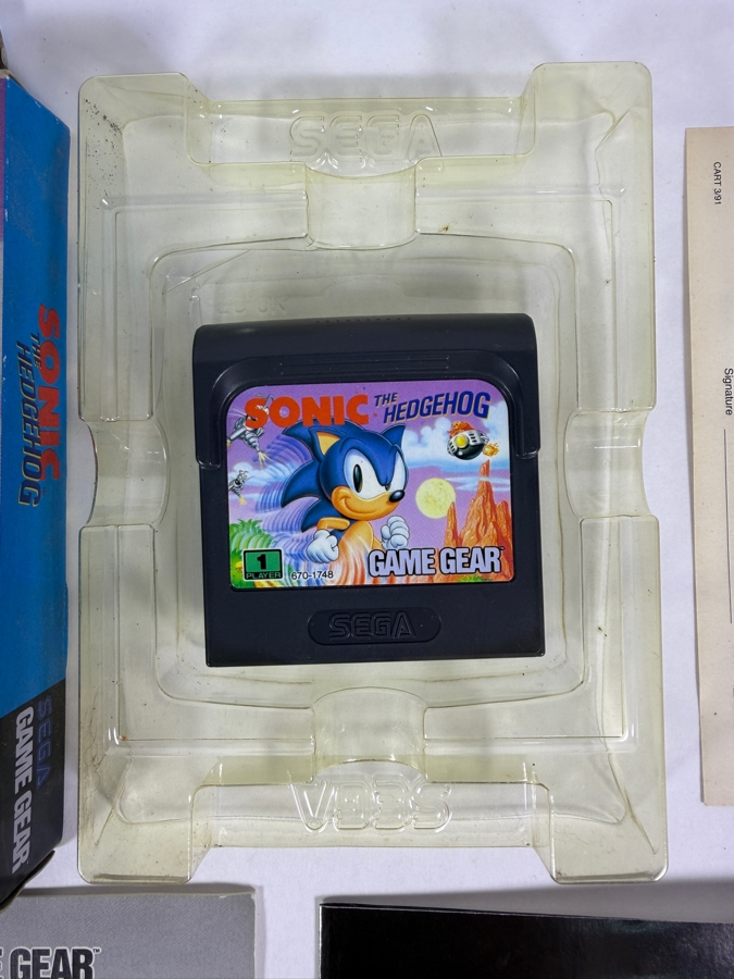 Sonic The Hedgehog Sega Game Gear Complete In Box CIB With Manual And Inserts Estimate $45 - $65 [Photo 3]