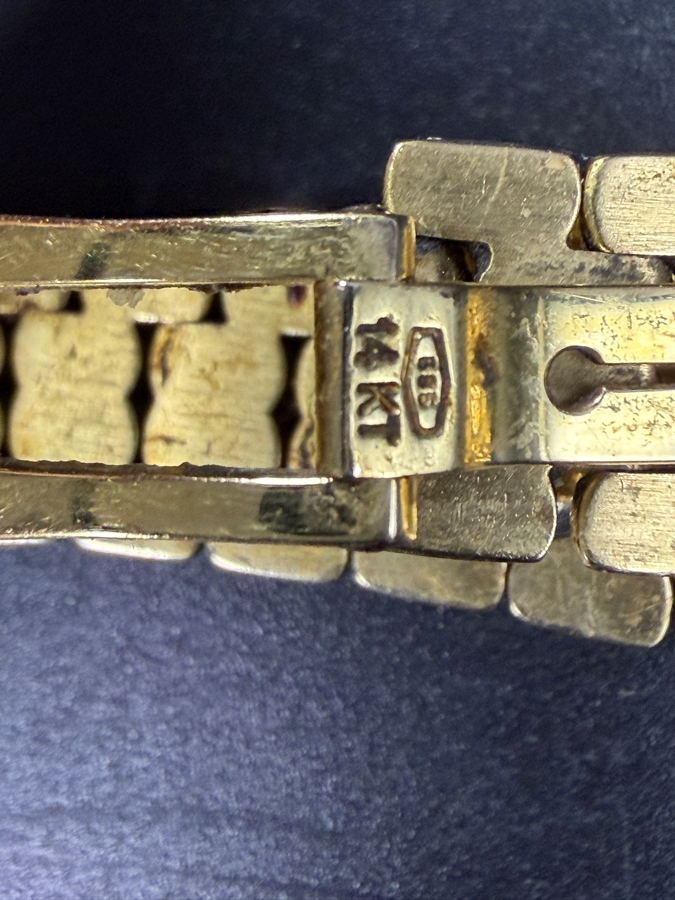 Vintage Baume & Mercier Ladies Gala 14K Yellow Gold Mother Of Pearl Diamond Watch With Original Paperwork and Box Estimate $3,500 - $4,500 [Photo 10]