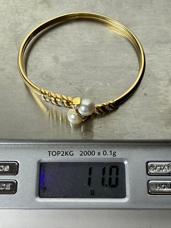 Vintage 14K Yellow Gold Diamond Accent Cultured Pearl Bangle Bracelet 11.0g Estimate $2,400 - $3,200 [Photo 12]