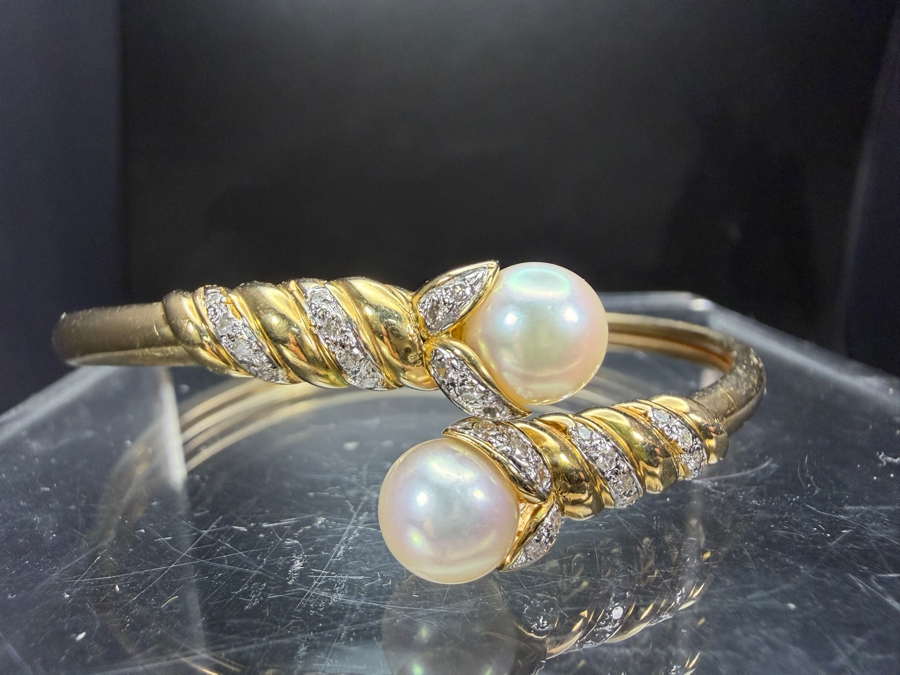 Vintage 14K Yellow Gold Diamond Accent Cultured Pearl Bangle Bracelet 11.0g Estimate $2,400 - $3,200 [Photo 3]