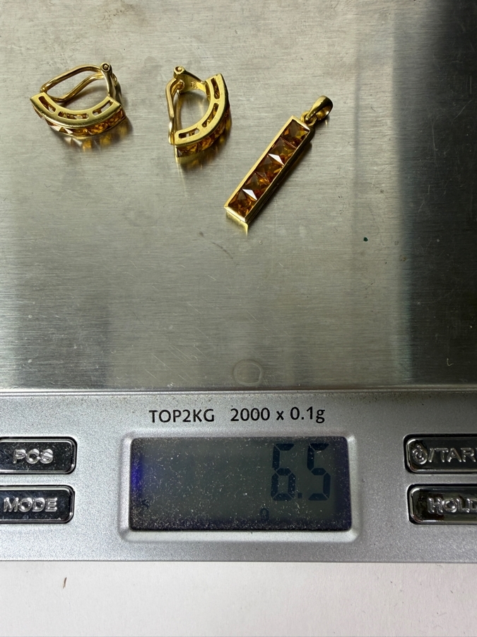 18k Gold 16' Chain Necklace 1.5g with 14k Gold Modernist Channel Set Pyramid Cut Citrine Quartz Pendant and Matching Earrings Set 6.5g - Total Weight 8g [Photo 14]