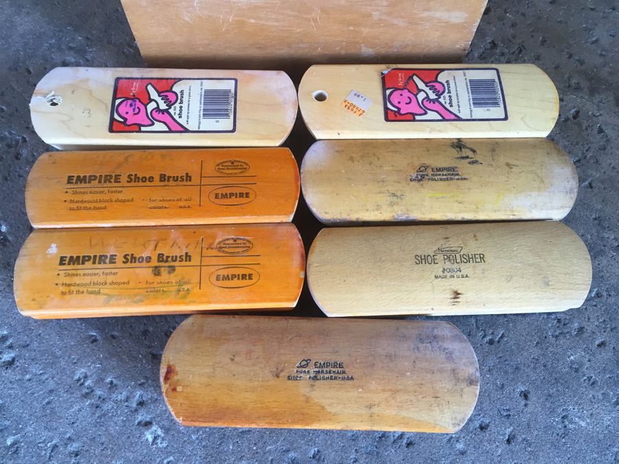 Vintage Shoe Shine Box With (7) Shoe Brushes [Photo 3]