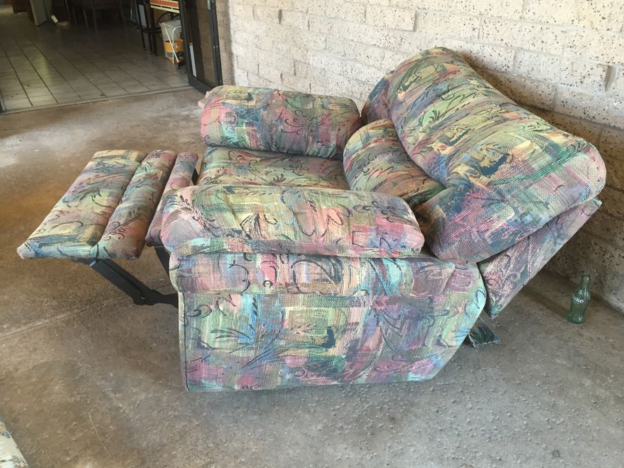 Large La-Z-Boy Recliner - CHARITY ITEM [Photo 3]