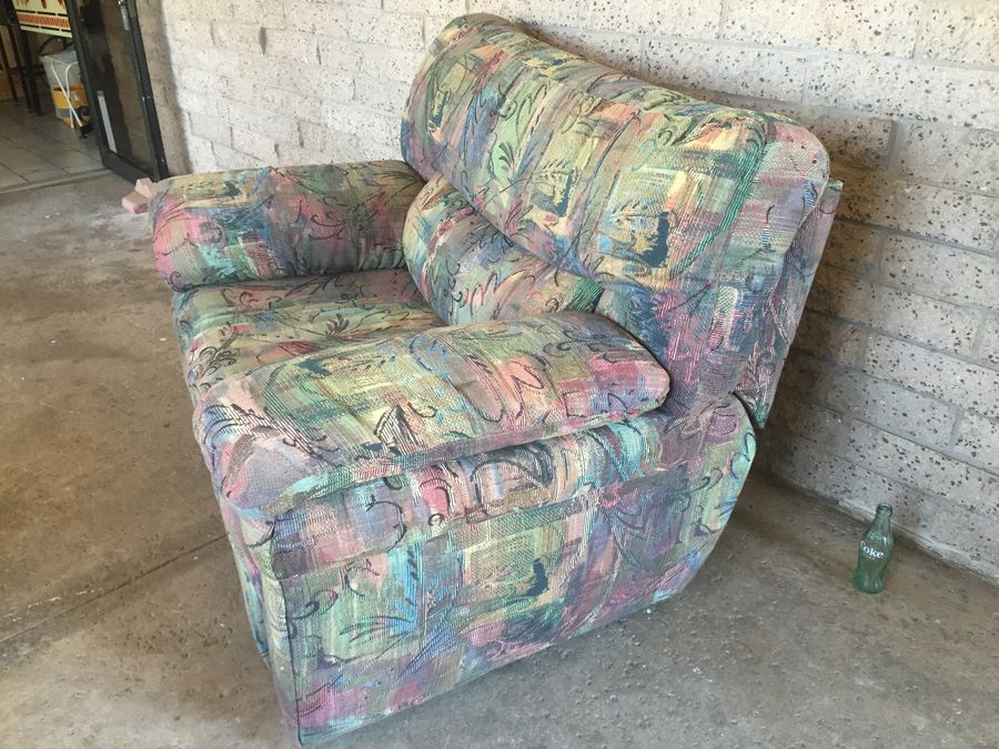 Large La-Z-Boy Recliner - CHARITY ITEM [Photo 4]