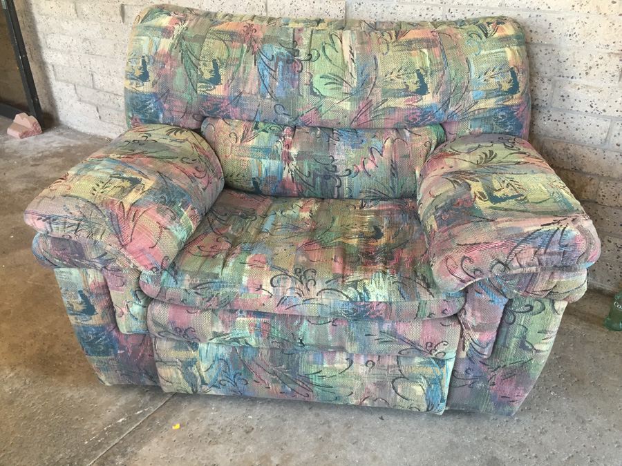 Large La-Z-Boy Recliner - CHARITY ITEM