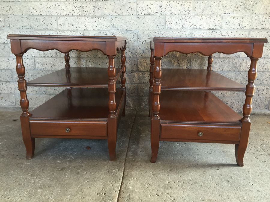 Pair Of Pennsylvania House Mahogany End Tables [Photo 1]