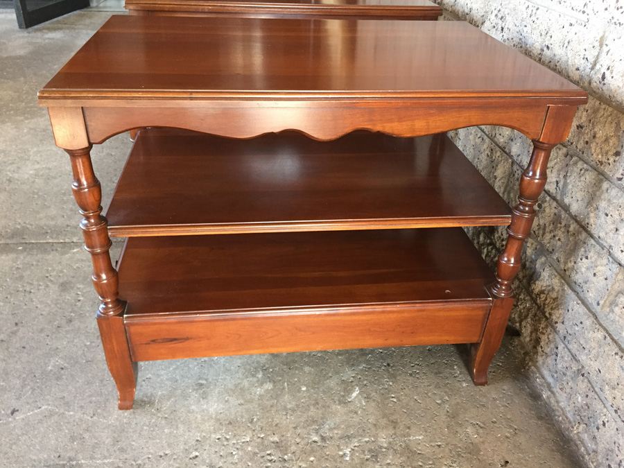 Pair Of Pennsylvania House Mahogany End Tables [Photo 4]