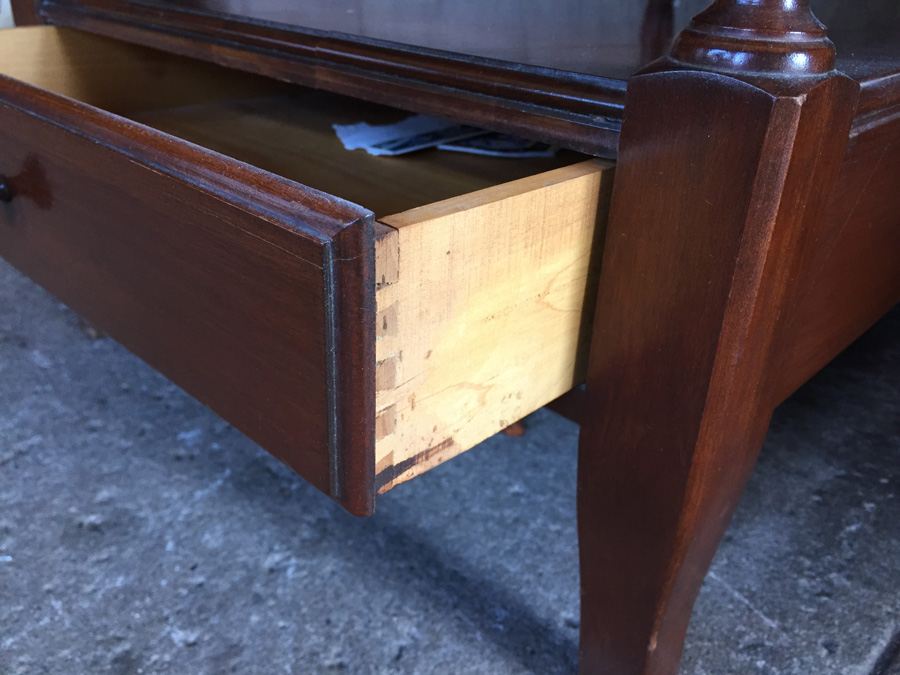 Pair Of Pennsylvania House Mahogany End Tables [Photo 8]