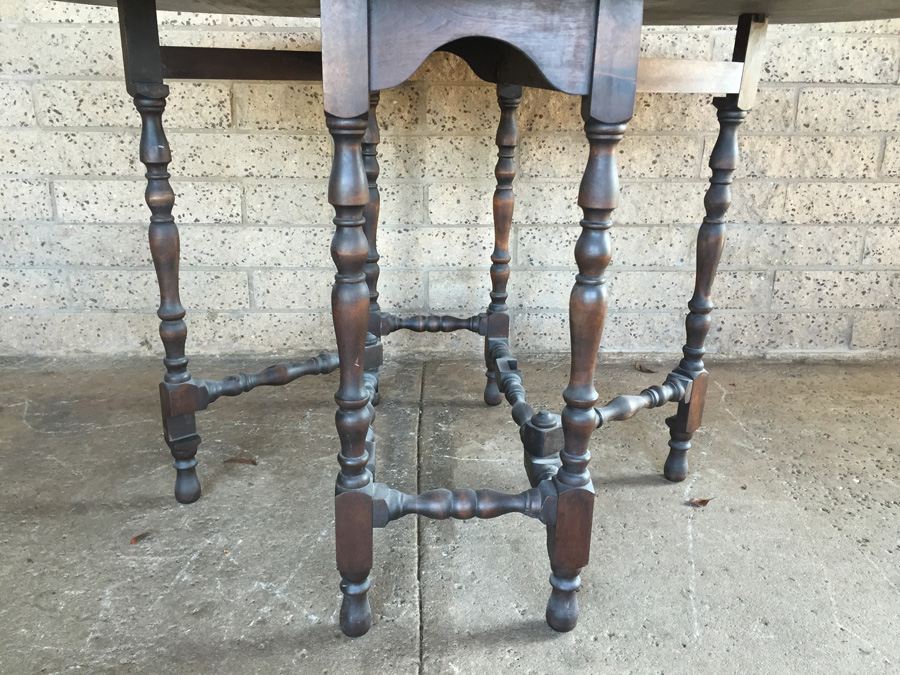 William & Mary Style Turned Gateleg Drop-Leaf Table [Photo 5]