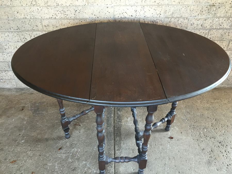 William & Mary Style Turned Gateleg Drop-Leaf Table