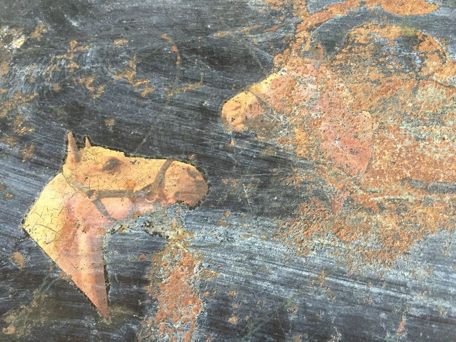 Vintage Metal Trunk With Horses [Photo 3]