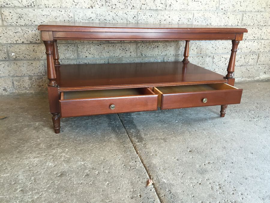Pennsylvania House Mahogany Coffee Table [Photo 7]