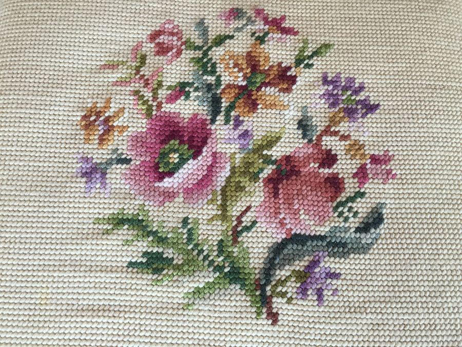 Needlepoint Footstool Stool [Photo 3]