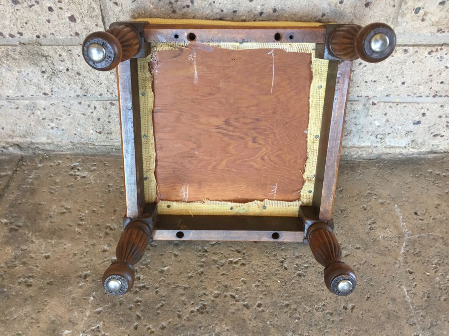 Needlepoint Footstool Stool [Photo 5]