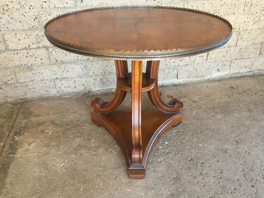 Round End Table [Photo 7]