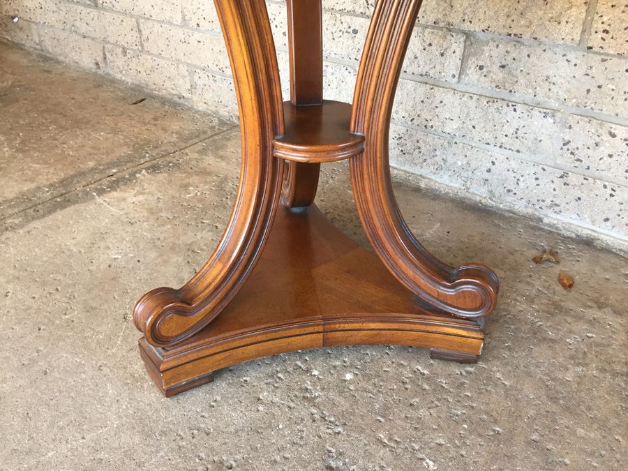 Round End Table [Photo 6]