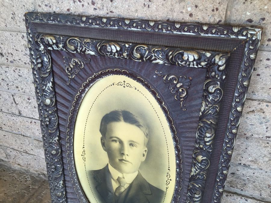 Vintage Wooden Frame With Photograph [Photo 5]