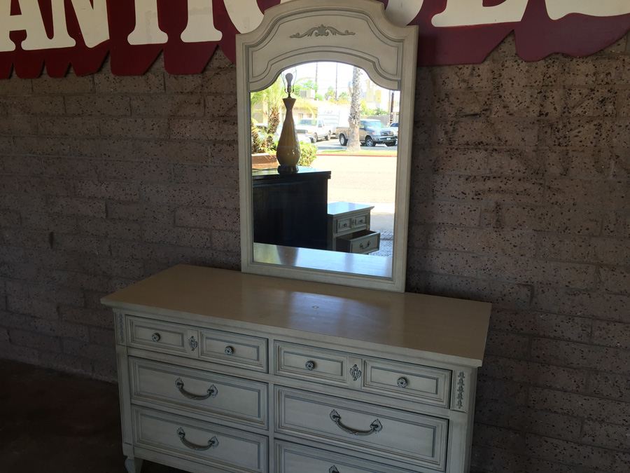 Mid-Century Dixie 6-Drawer Dresser With Mirror [Photo 7]