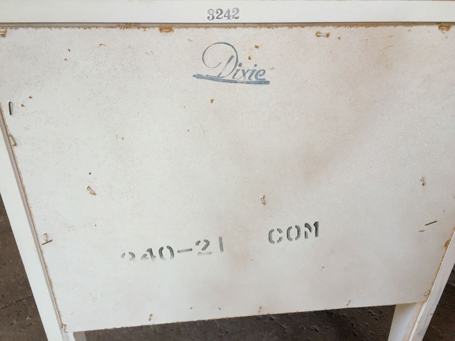 Mid-Century Dixie Nightstand [Photo 7]