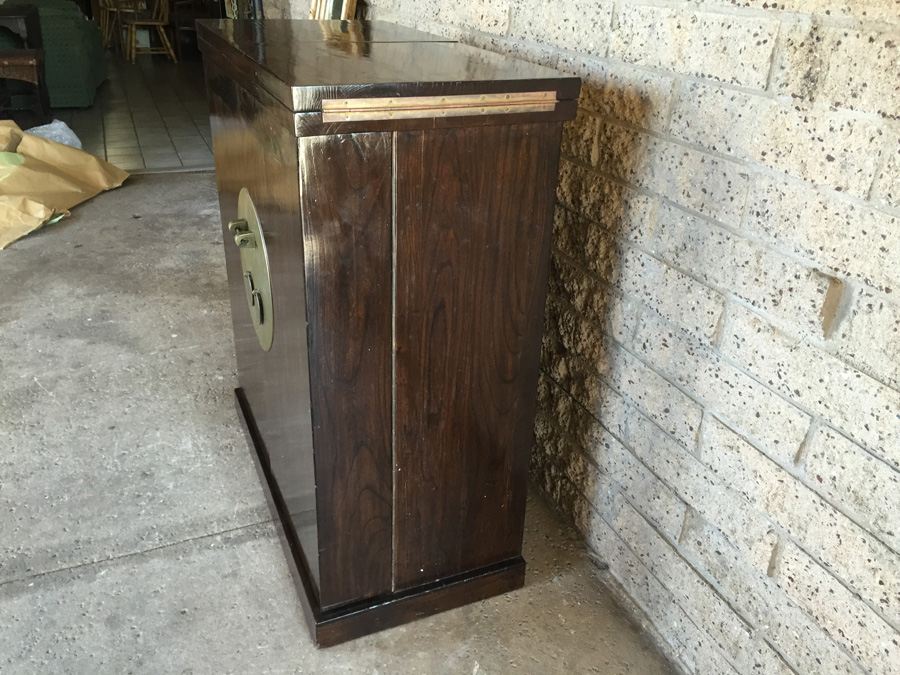 Asian Style Liquor Cabinet Wine Bar [Photo 6]