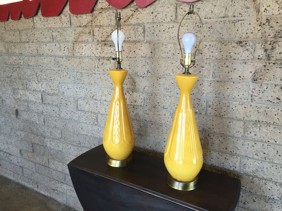 Pair of Yellow Mid-Century Lamps Without Shades [Photo 6]