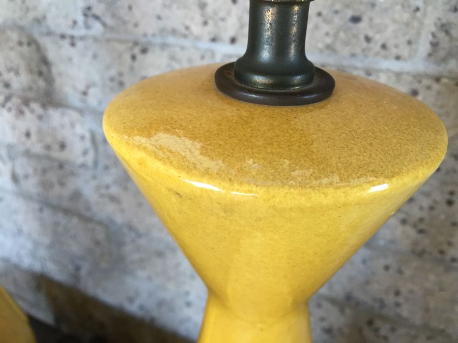 Pair of Yellow Mid-Century Lamps Without Shades [Photo 5]