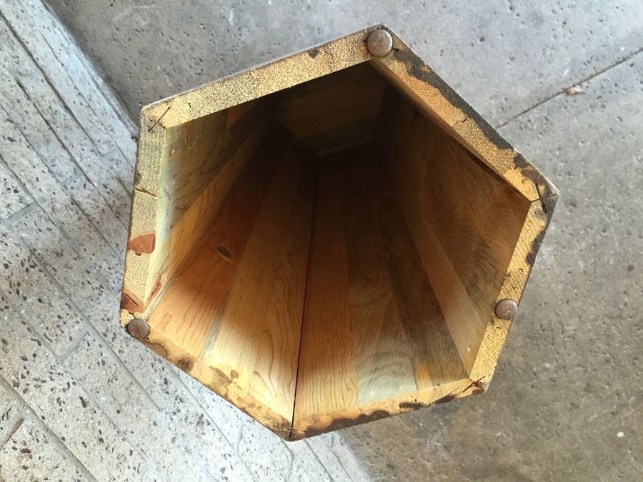 Wooden Pedestal [Photo 3]