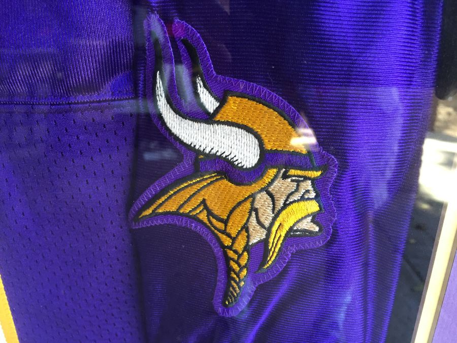 Randy Moss Framed And Signed Purple Minnesota Vikings Jersey And Rookie Football Cards (One Card Signed) [Photo 7]