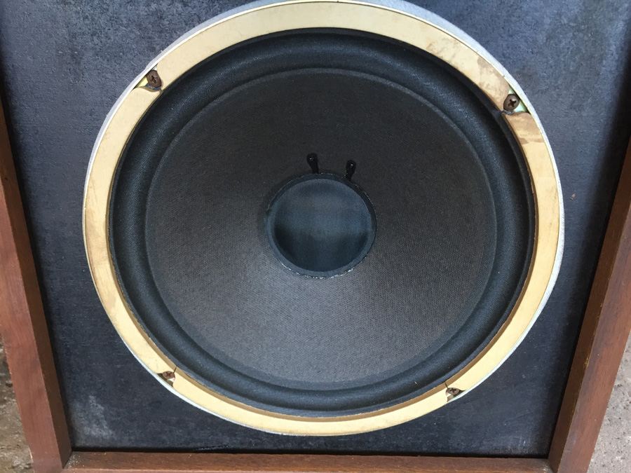 Olson Electronics Acoustic Suspension Speakers - SP-068 A [Photo 6]