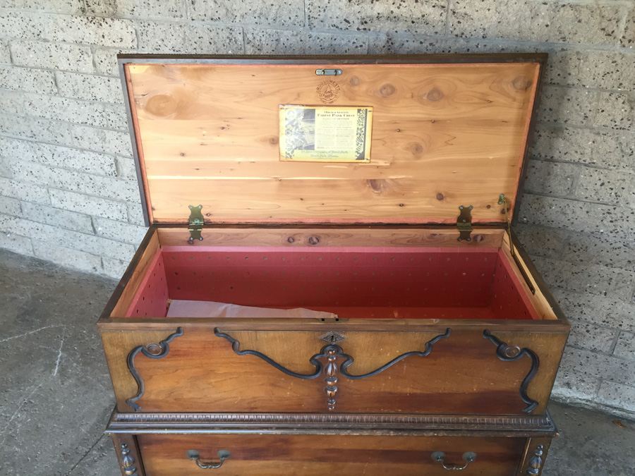 Vintage Ed Roos Company Forest Park Cedar Chest [Photo 3]