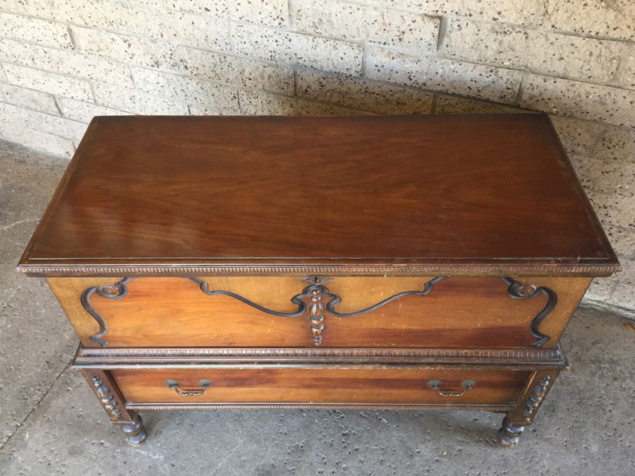 Vintage Ed Roos Company Forest Park Cedar Chest [Photo 7]