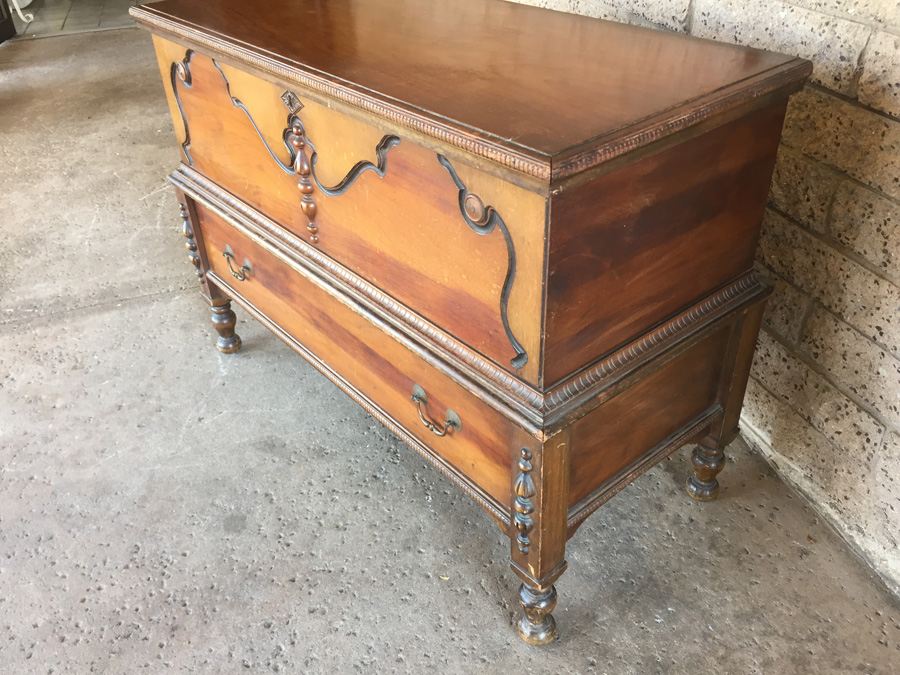 Vintage Ed Roos Company Forest Park Cedar Chest [Photo 6]