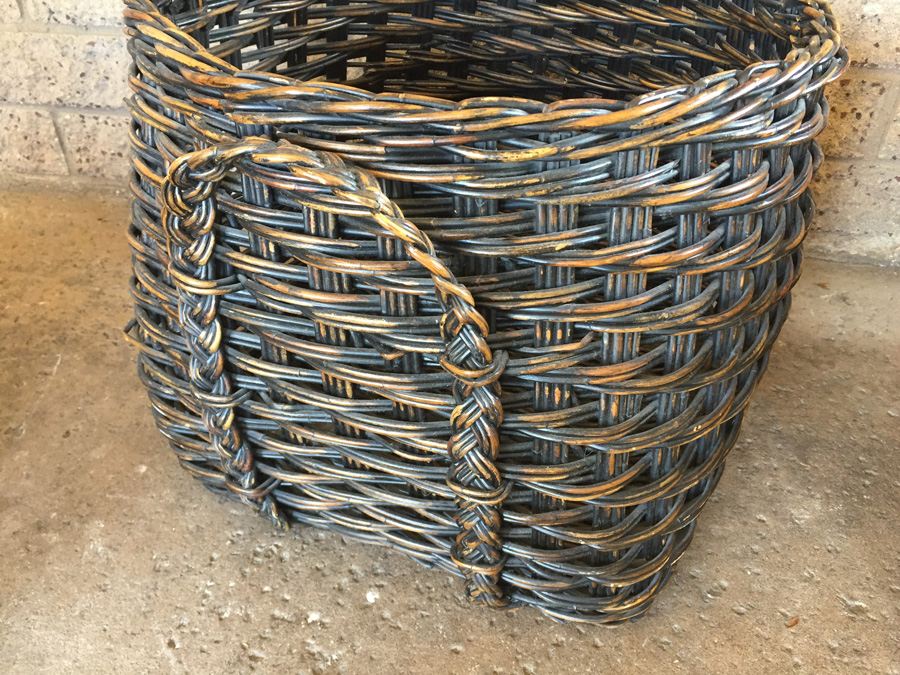 Large Basket Lot [Photo 6]