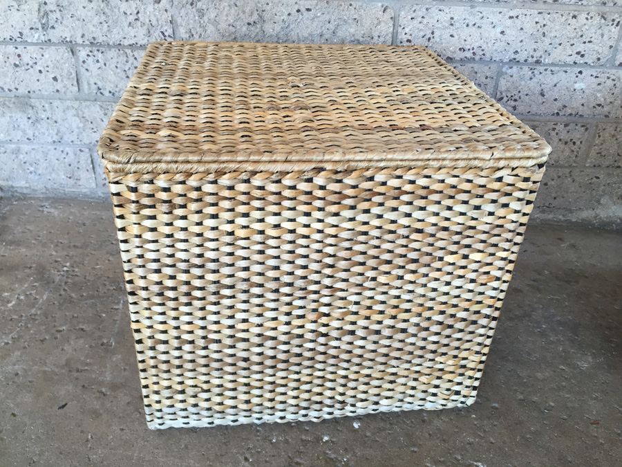 Large Basket Lot [Photo 9]