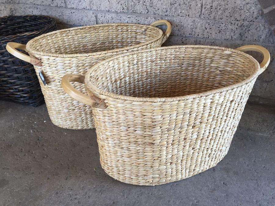 Large Basket Lot [Photo 2]