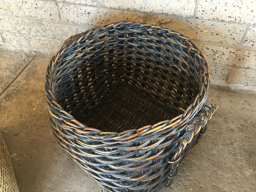 Large Basket Lot [Photo 5]