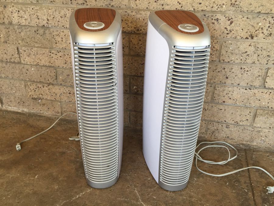 Brookstone Pure-Ion Advanced Ionic Air Cleaner [Photo 1]